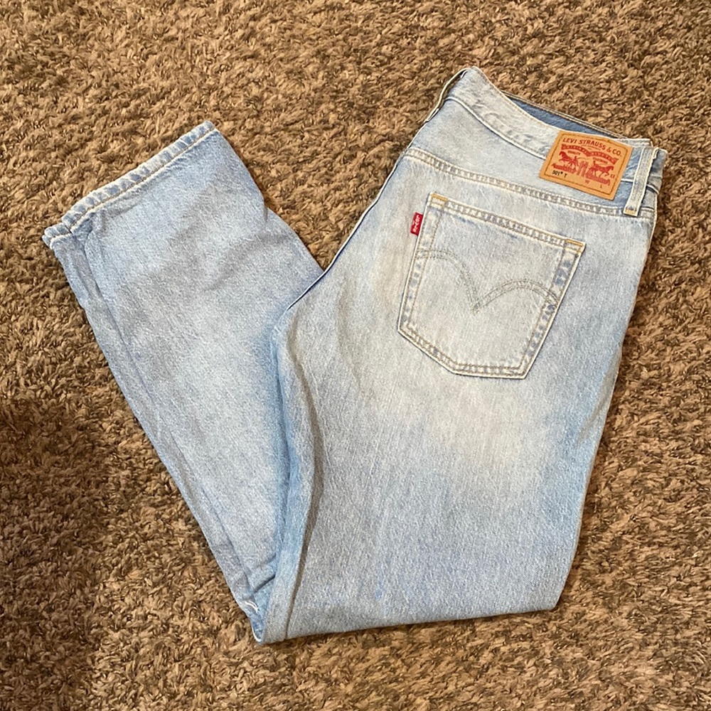Levi’s jeans size 28